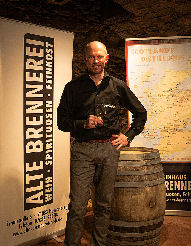 Rainer von der alten Brennerei Holz